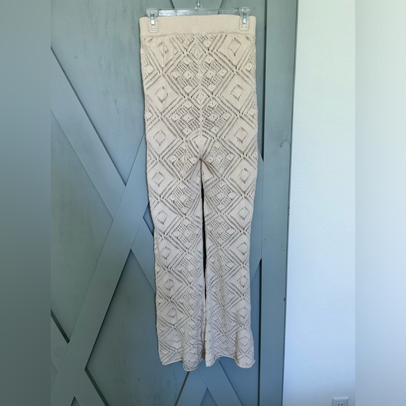 Free People Beach Set (small) - Picture 4 of 9